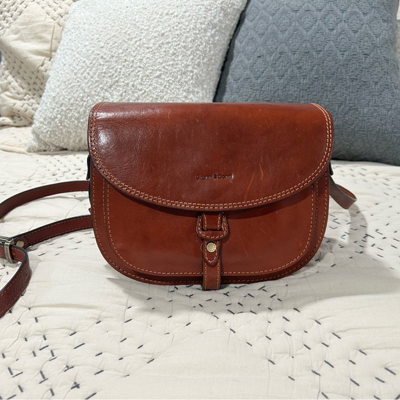 GIANNI CONTI Italy Leather Flap Over Saddle Crossbody With 4 Compartments - Picture 5 of 13